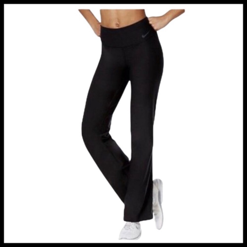 🏃🏿♀️ Nike women’s legend Dri-fit training pants